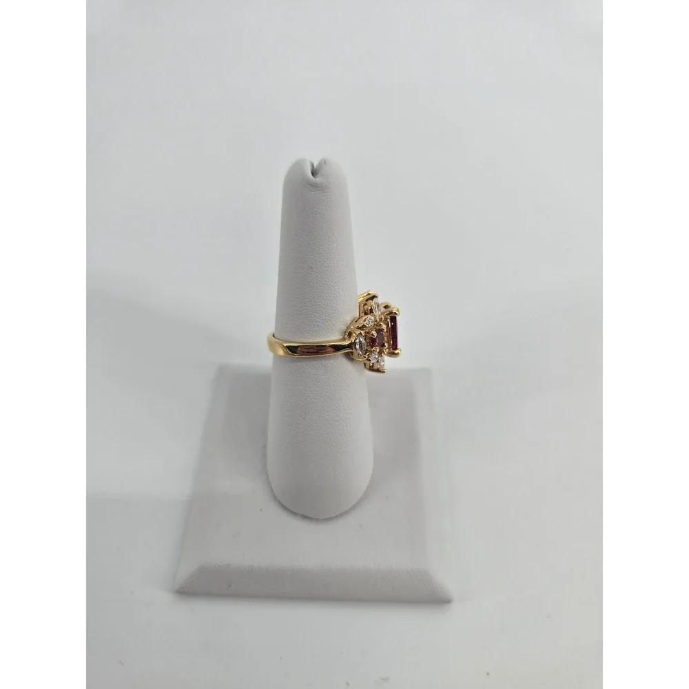 Unbranded Ring Womens 7 Cocktail Red Gold Tone Simulated Garnet EUC